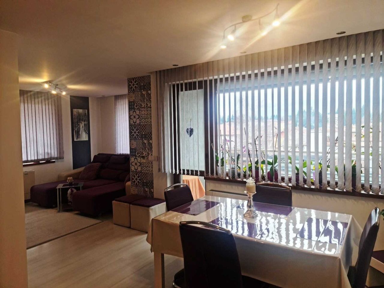 Продава се Тристаен апартамент в Разлог - 96 кв.м за 1511 €/кв.м - Снимка #2
