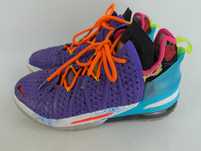 Мартатонки Nike LeBron 18