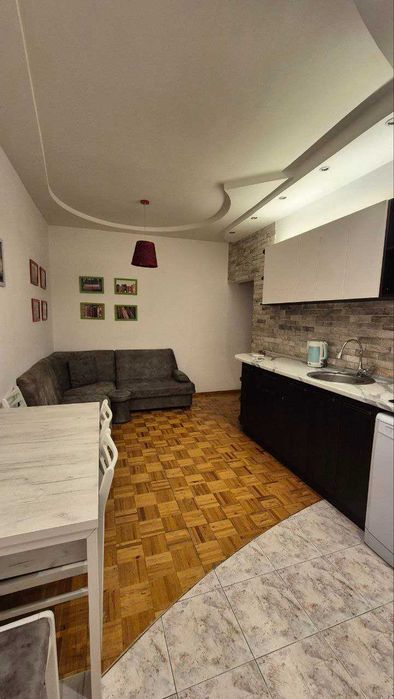 Сдам евро квартиру на Ойбек Цум