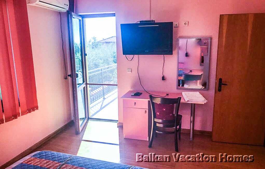 Продава се Къща в с. Топола, Област Добрич - 196 кв.м за 944 €/кв.м - Снимка #10