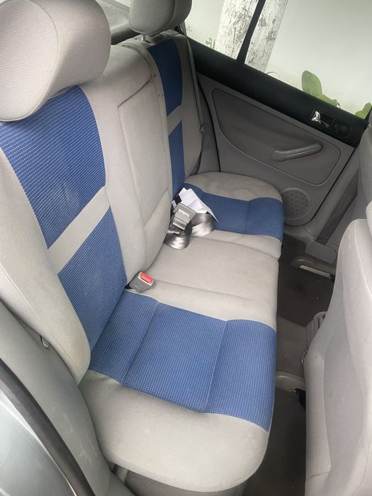 Vand golf 4 pret 45 de milioane negociabil