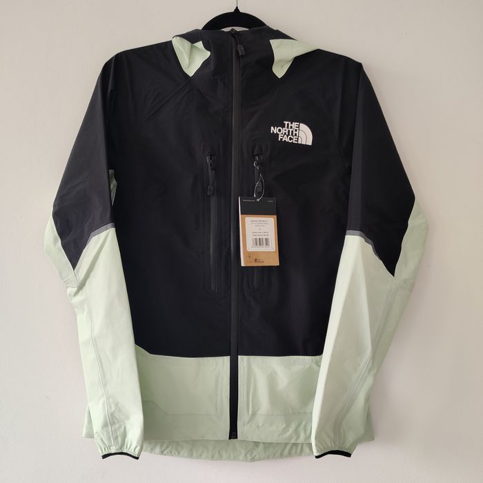 Geaca munte The North Face XS noua