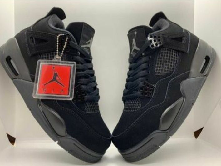 Air Jordan Retro black