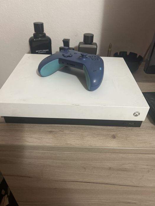 Xbox one x 1 TB
