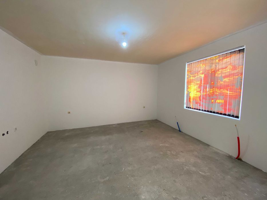 Продава се Двустаен апартамент в Русе, Център - 70 кв.м за 1372 €/кв.м - Снимка #4