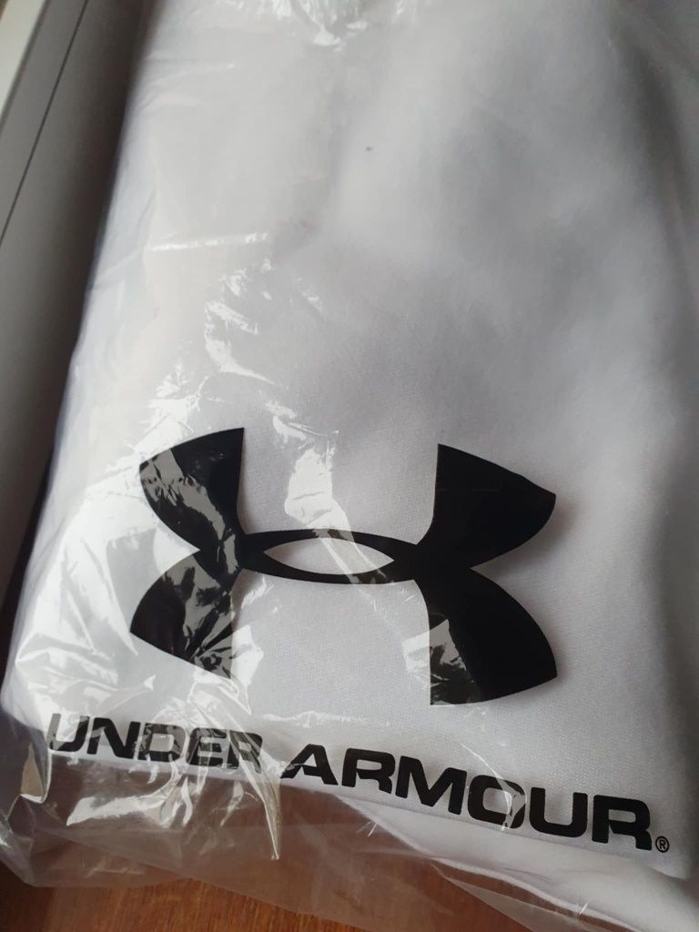 Bluza damă mărimea M ofer size nouă Under Armur!