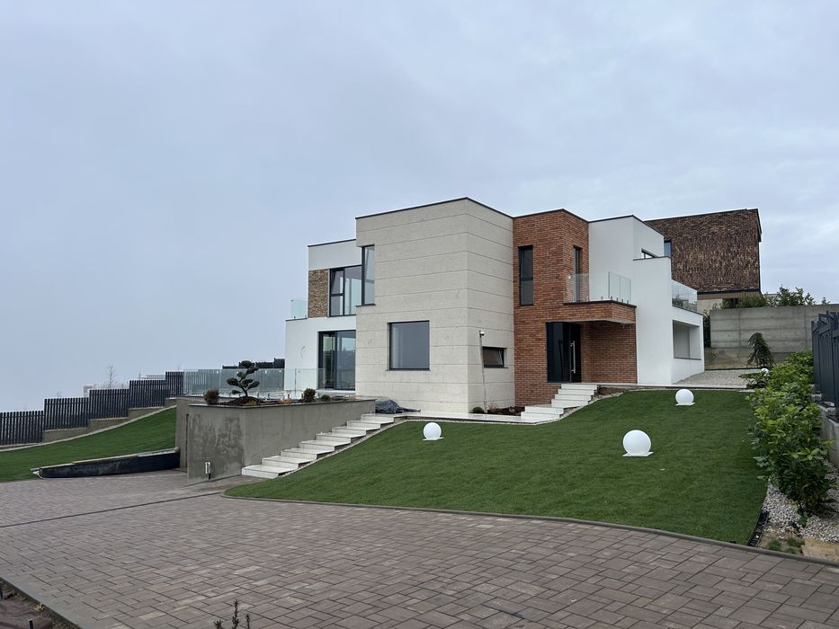 Vand casa in zona Wonderland