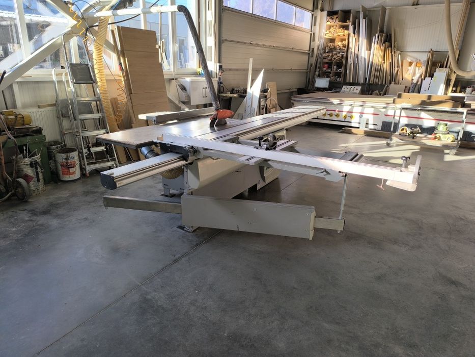 Форматно разкройващ циркуляр с подрезвач