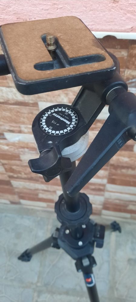 Видеостатив Manfrotto 055CB/DK18