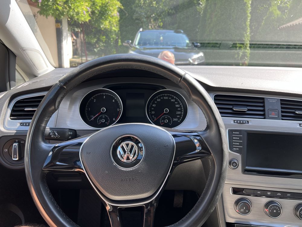 Vand VW Golf VII din anul 2016