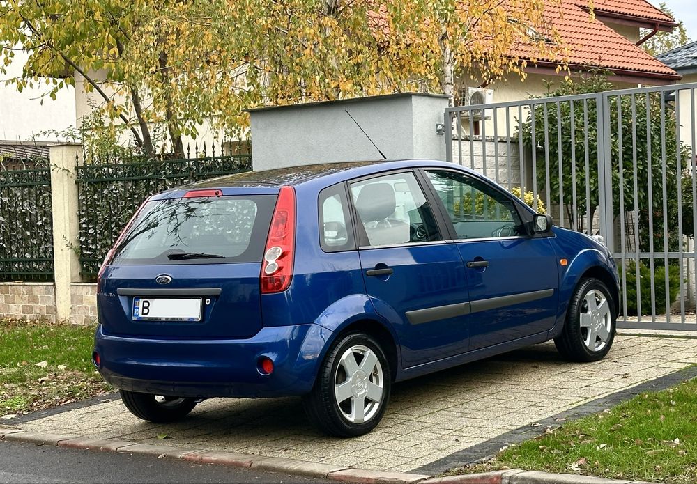 • Ford Fiesta / 60.000 KM / Model Exemplar / Unic Proprietar / AC •