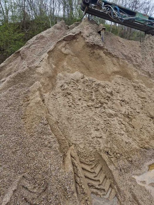 Balastru / pamant negru/nisip/ Sorturi de balastiera/ piatra concasata