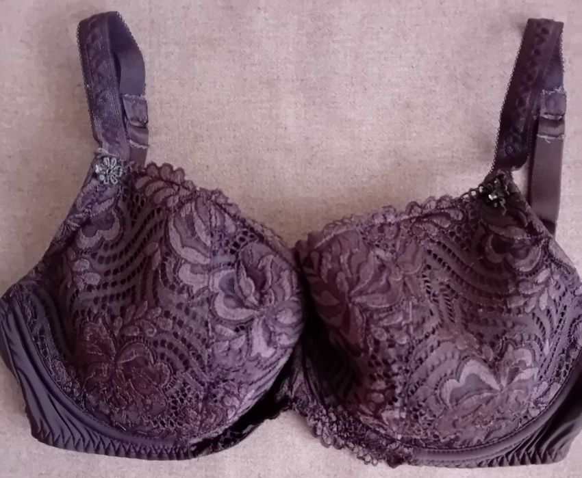 Сутиени размери 75 ЕЕ