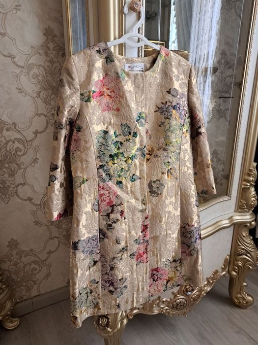 Кастюм пиджак сотилади