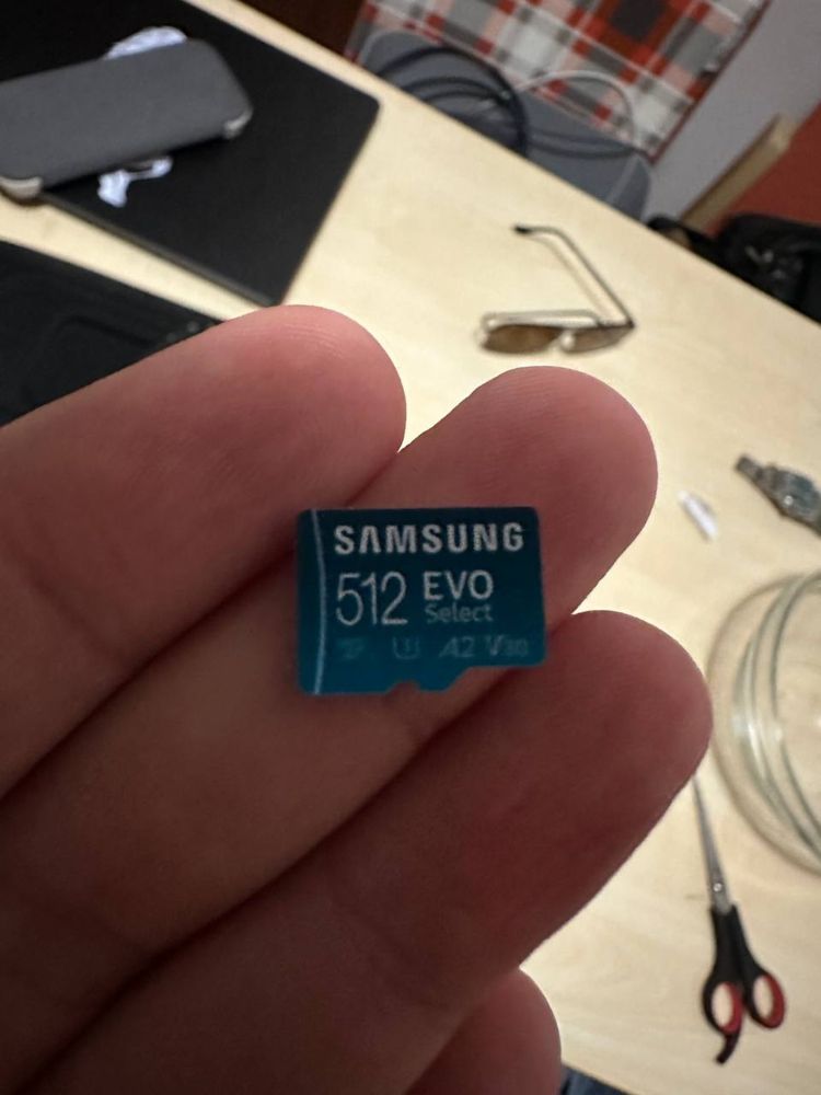 Продавам Steam Deck 64 GB + MicroSD 512 GB