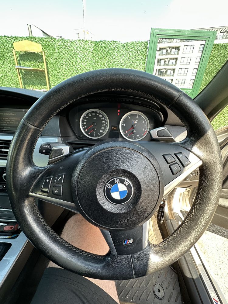 Продавам БМВ Е60.