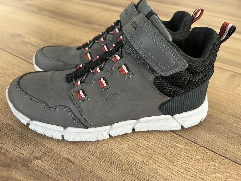 Чисто нови зимни Боти Geox 38 номер