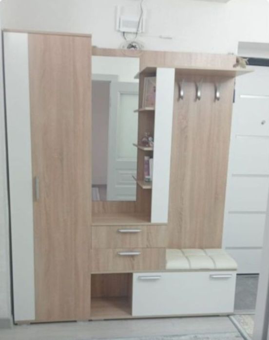 Сро чно!! Продаётся прихожая/РОССИЯ/