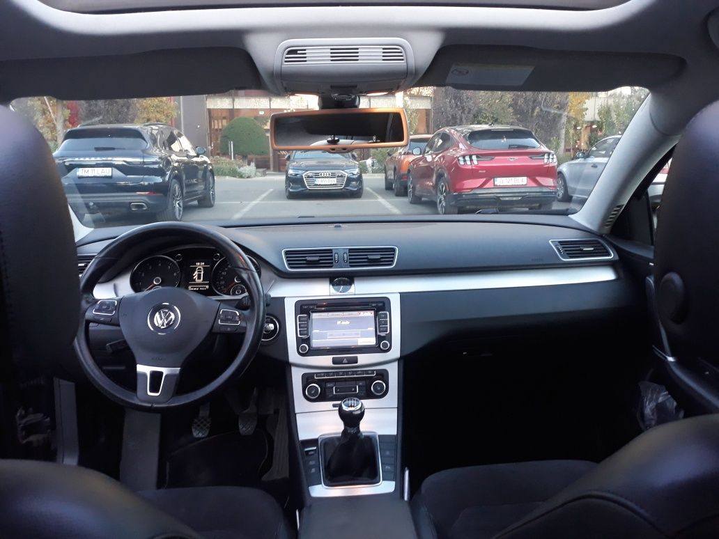 VW Passat 1.4TSI - Highline - Panoramic - Piele - Led