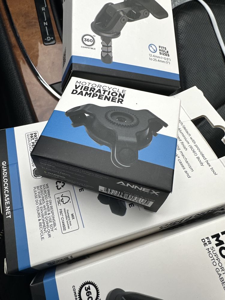 QuadLock Fork Stem Mount PRO стойка телефон за мотор