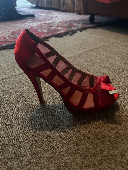 Дамски обувки на ток