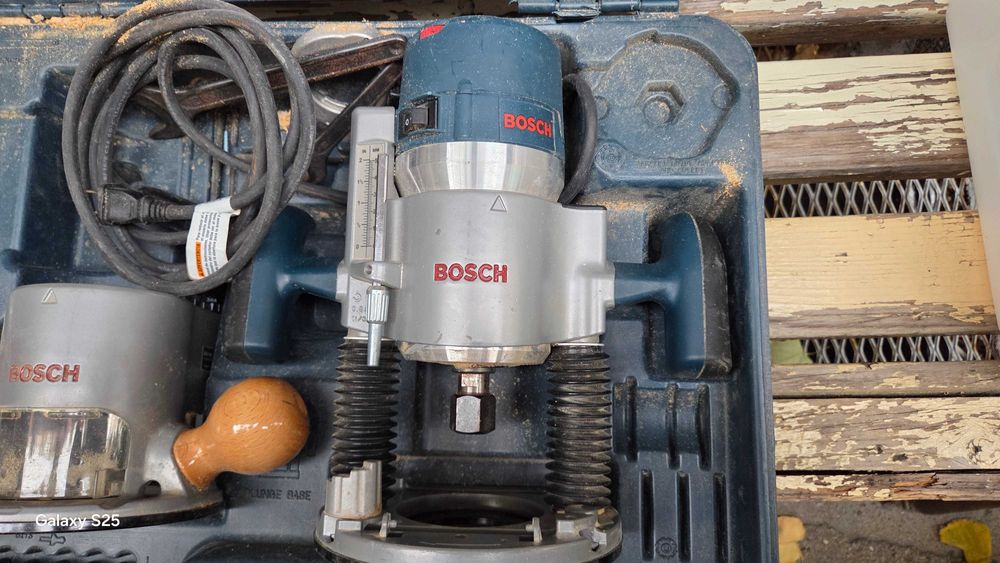 Фрезер Bosch 1617EVS 2.25 HP