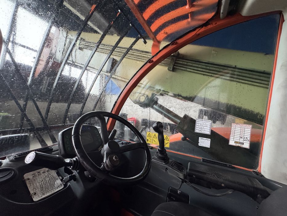 Incarcator telescopic JLG