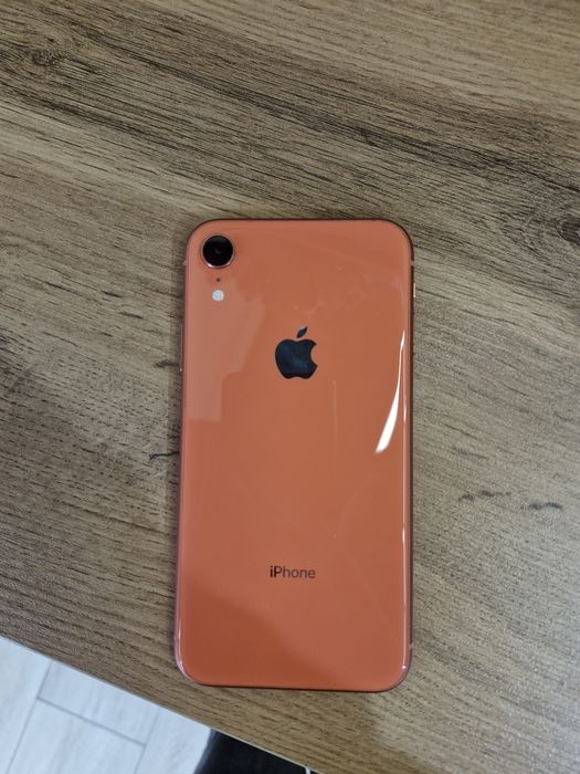 Прается IPHONE XR 128gb в хорошем состоянии