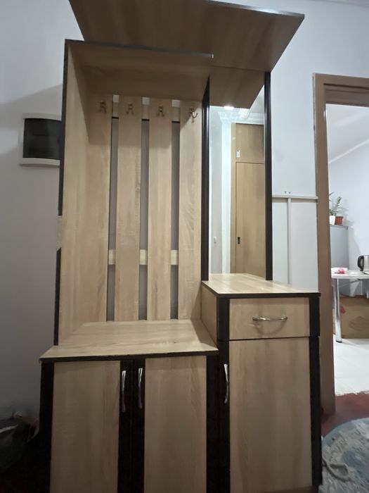 Пооки все целые как и сам гардеробный шкаф