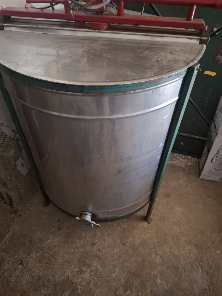 Vand centrifuga apicola