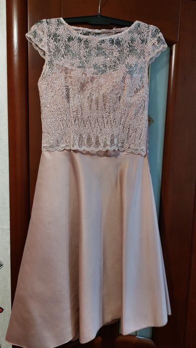 Продам платье красивое