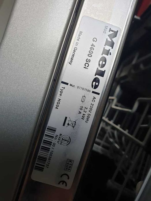 45см - Черно Miele Съдомиялна - 9 Комплекта - Частично Вграждане Тясна