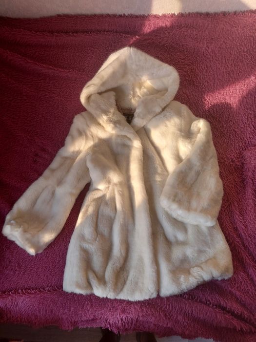 Продам белую шубку