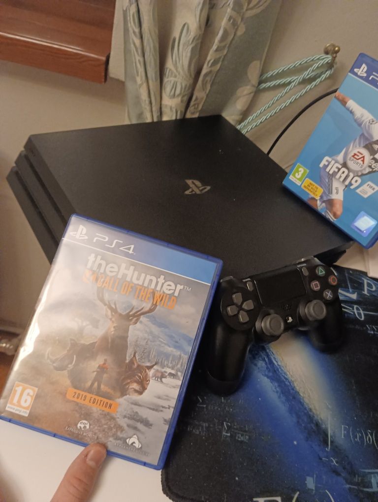 PS4 Pro+ controller+ joc Fifa 19+ joc The Hunter Call of the Wild