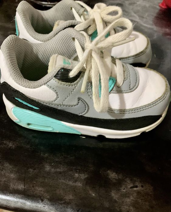 Adodasi fete air max marime 25