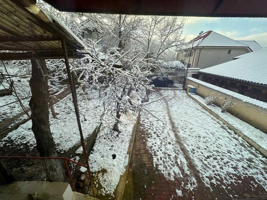 Vand casa Orasul de Jos, zona linistita, acces usor