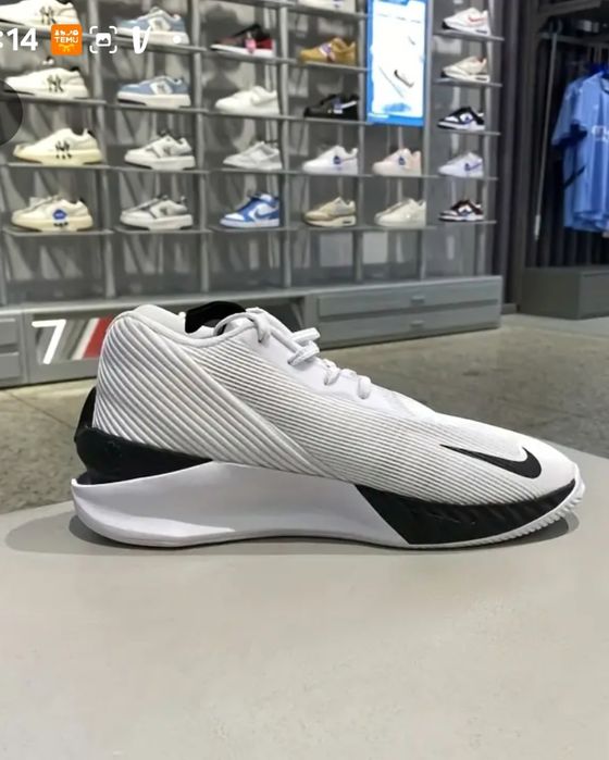 Adidasi nike GT jump academy