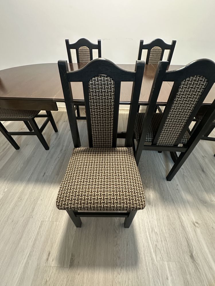 Masa extensibila din lemn masiv + 6 scaune