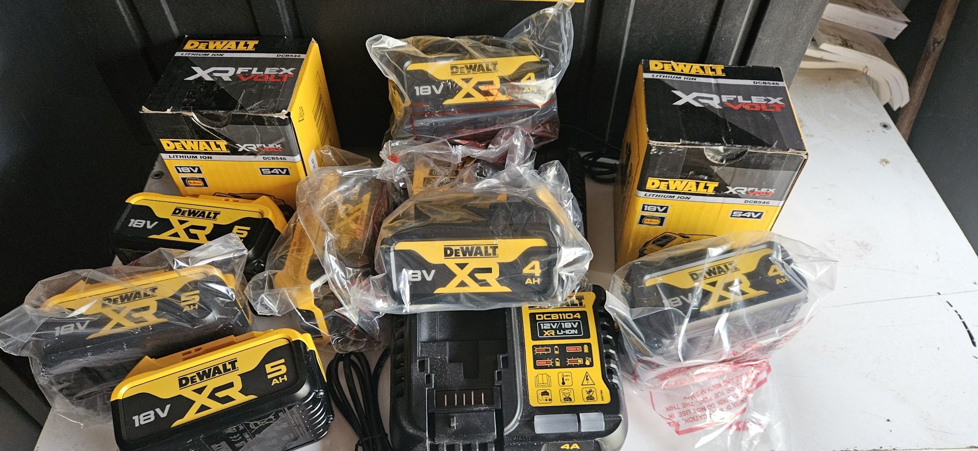 Încărcătoare si acumulatori Dewalt