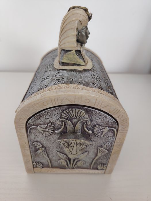 Египетска кутия за бижута.