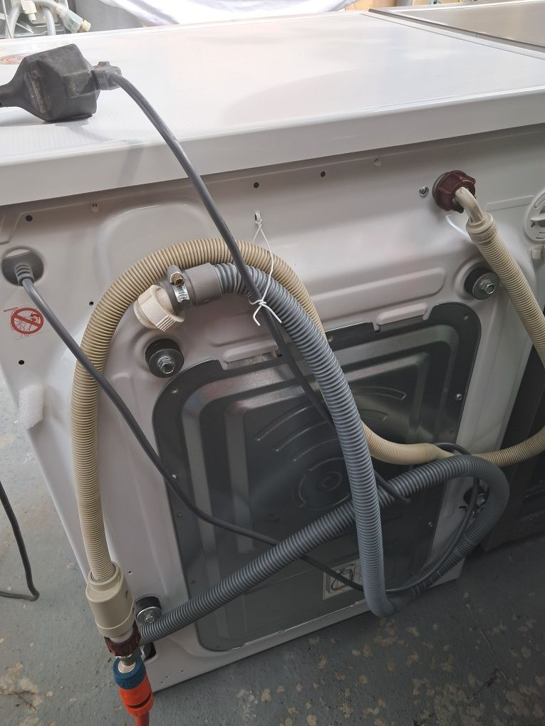 Masina  de spalat  si uscator  LG
