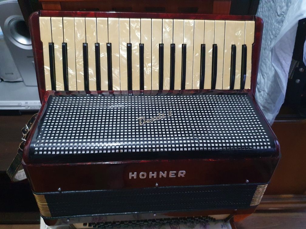 Vând Acordeon hohner  Verdi  în Vargea  80 de basi Acordat8.80