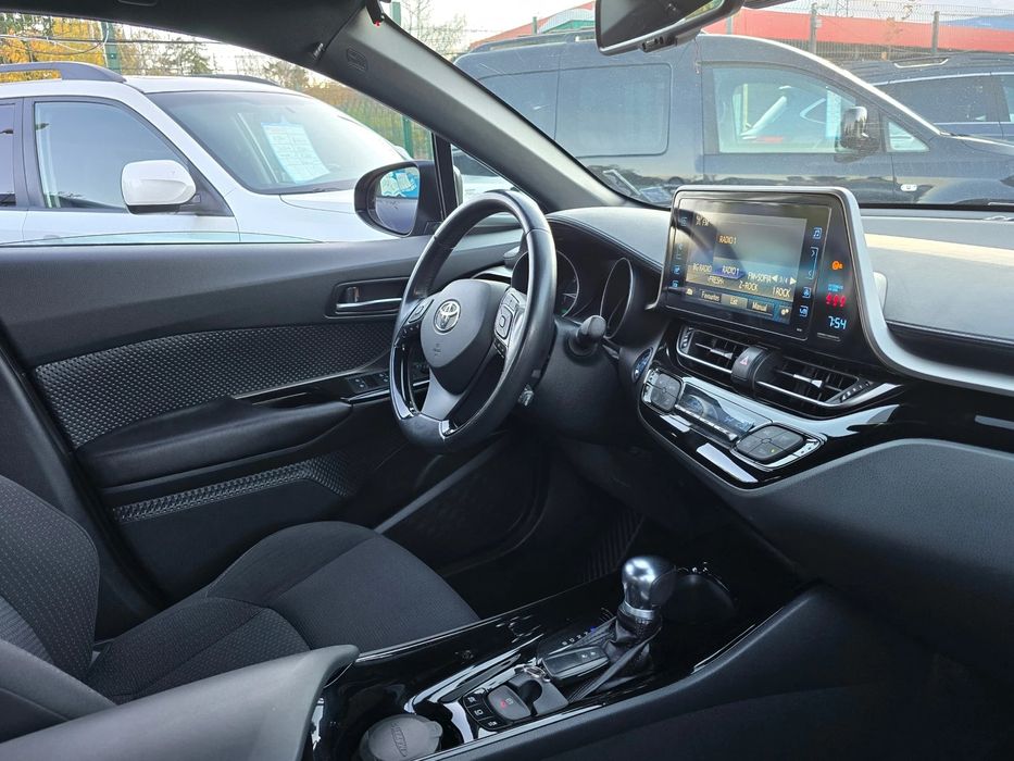 Toyota C-HR 1.8i HYBRID/Лизинг