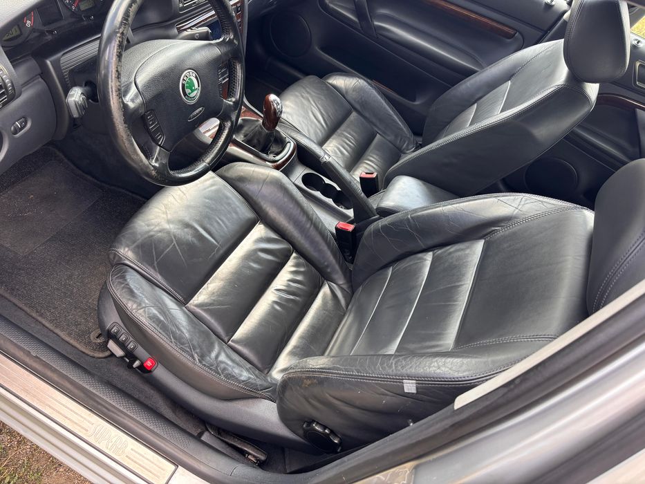 Skoda Superb 2.0 TDI 140 Cp - Xenon/ Piele/ Memorii/ Senzori Parcare