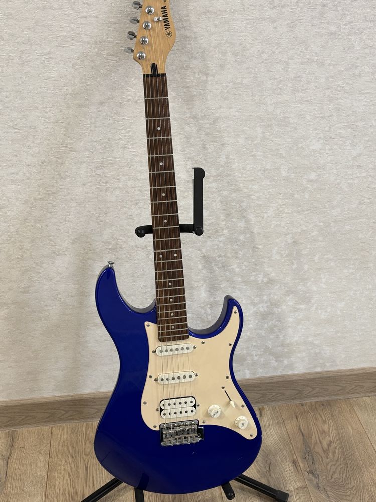 Электро гитара yamaha eg112c