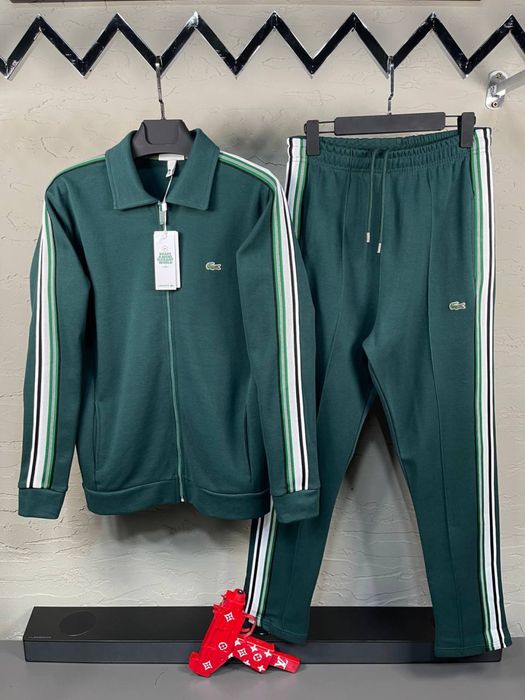 Продавам мъжки спортен комплект Lacoste