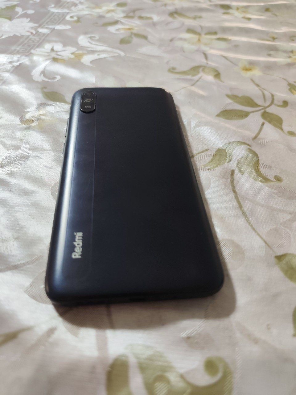 Redmi 9A 3/64 ishlaydi, ekrani singan – sotiladi
Redmi 9A 3/64 GB v