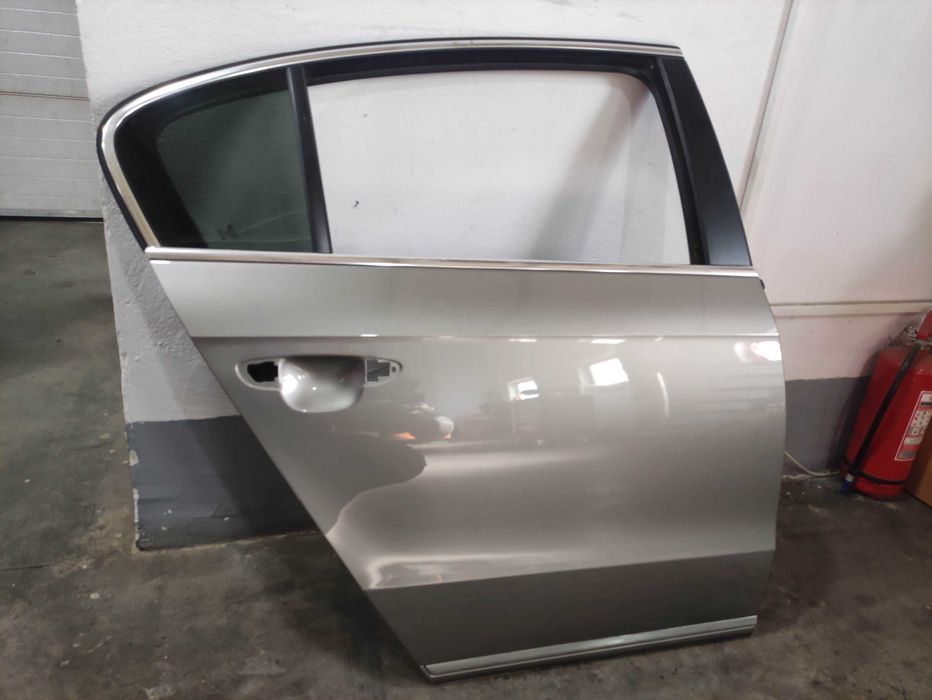 Usa spate dreapta volkswagen vw passat b7 sedan LC8Z