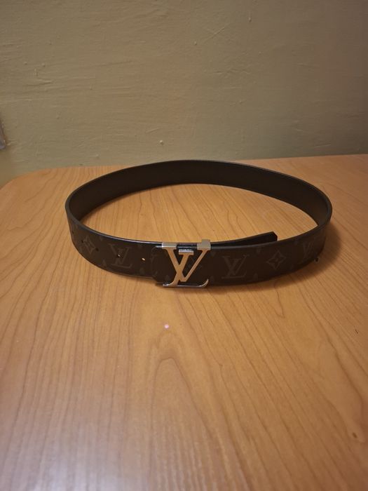 curea Louis Vuitton silver on black