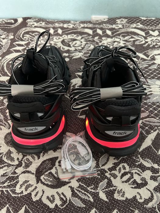 Balenciaga track led